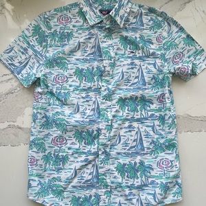 Vineyard Vines button down boys M